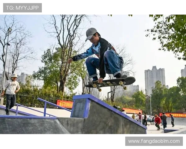 重庆滑板队在全国滑板配合排行榜中荣获第八名展现出强大实力与潜力